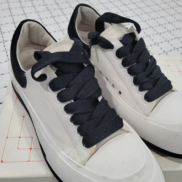 ALEXANDER MC QUEEN SNEAKERS ⚘️RESERVED⚘️ - Picture 4 of 6